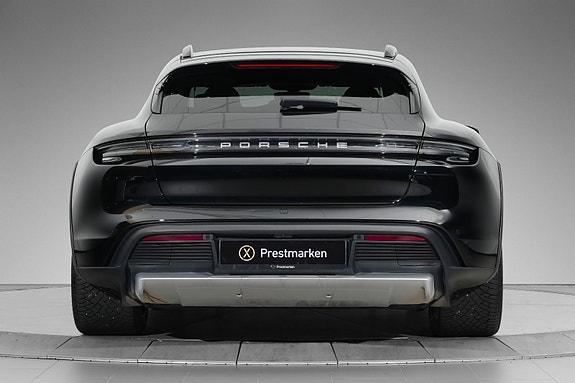 Porsche Taycan Cross Turismo 4 of 27