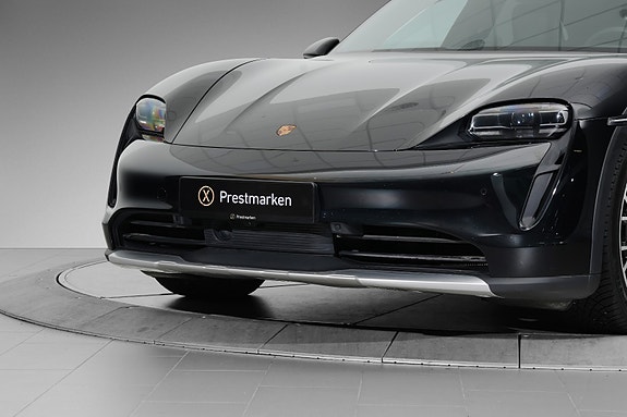 Porsche Taycan Cross Turismo 25 of 27