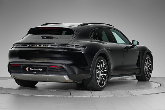 Porsche Taycan Cross Turismo 2 of 27