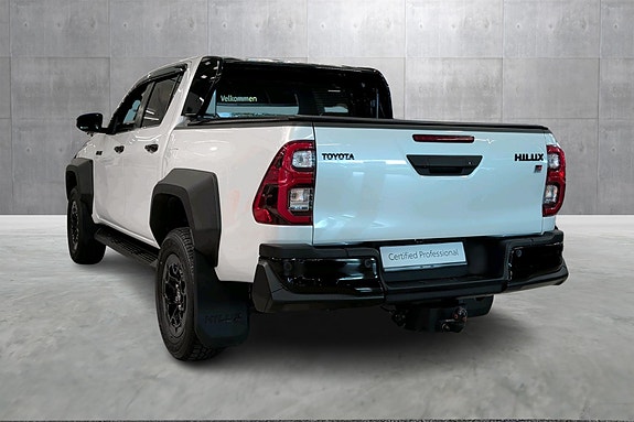 Toyota HiLux 3 of 22