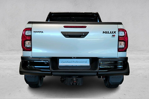 Toyota HiLux 4 of 22