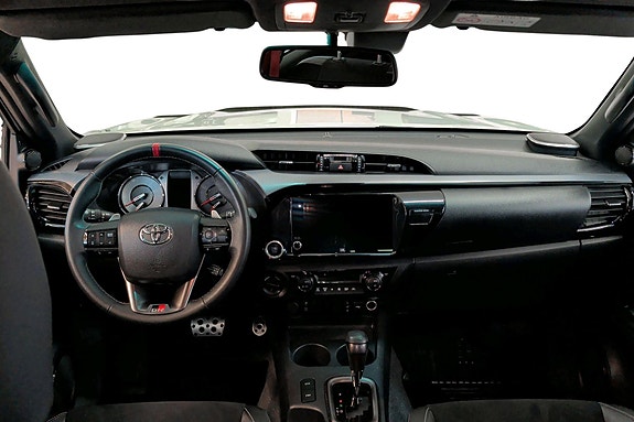 Toyota HiLux 10 of 22