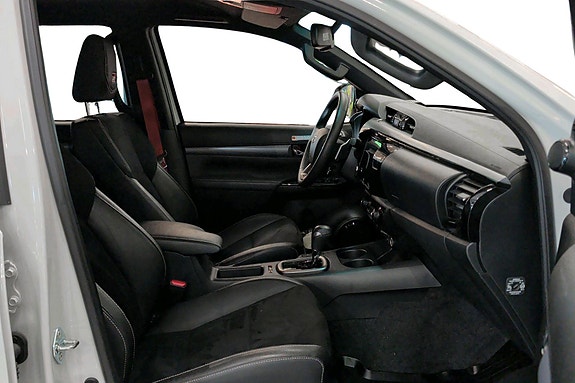 Toyota HiLux 16 of 22