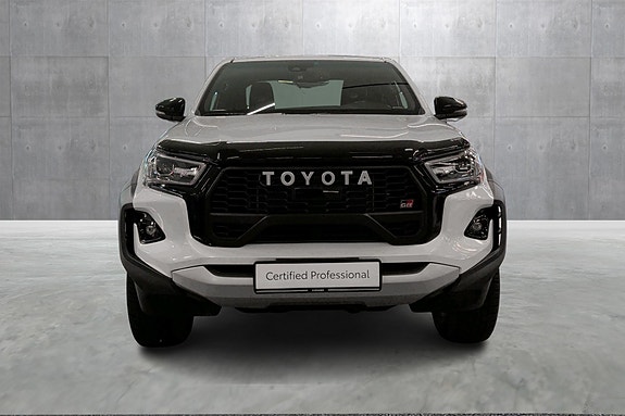 Toyota HiLux 8 of 22