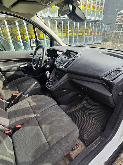 Ford Transit Connect 6 of 10
