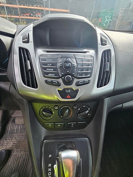 Ford Transit Connect 9 of 10