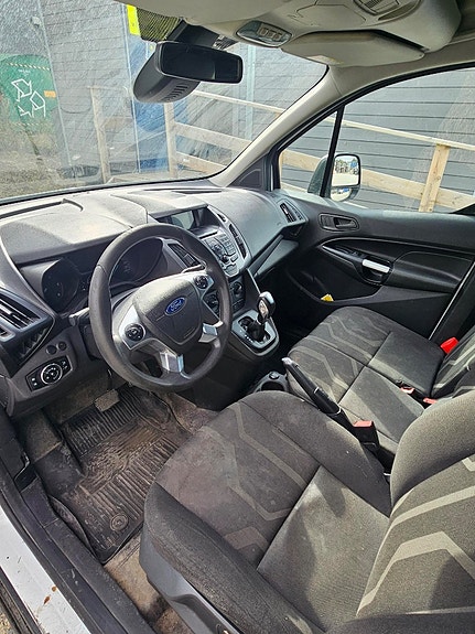 Ford Transit Connect 7 of 10