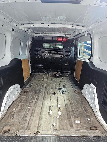 Ford Transit Connect 10 of 10