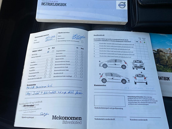 Volvo XC70 29 of 30