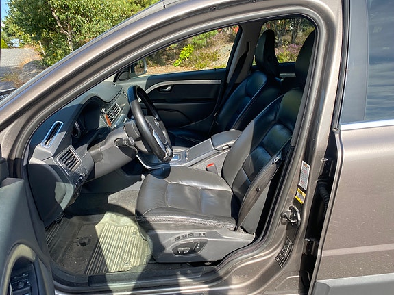 Volvo XC70 15 of 30