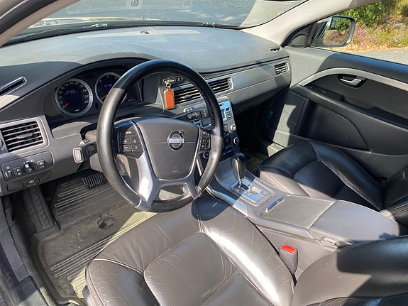 Volvo XC70 14 of 30