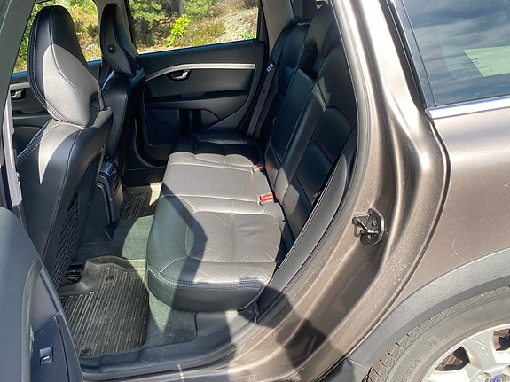 Volvo XC70 17 of 30