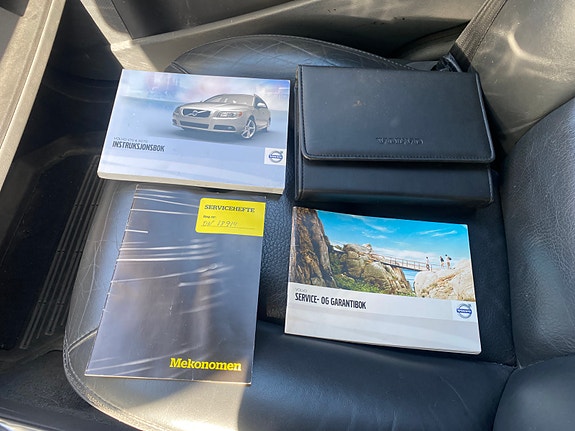 Volvo XC70 27 of 30