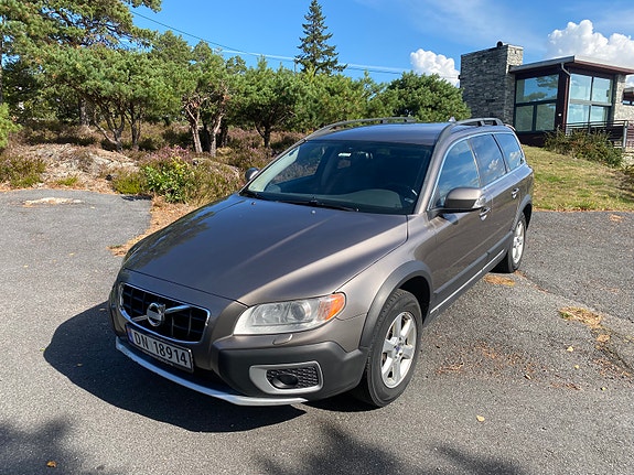 Volvo XC70 2 of 30