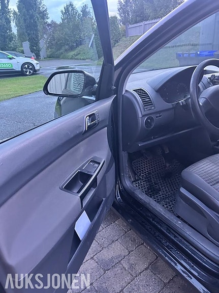 Volkswagen Polo 22 of 30