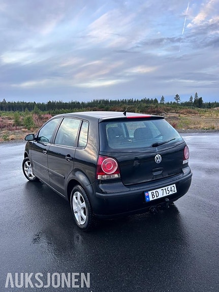 Volkswagen Polo 8 of 30