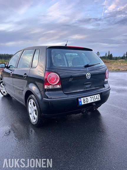 Volkswagen Polo 9 of 30