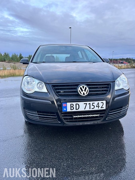 Volkswagen Polo 2 of 30