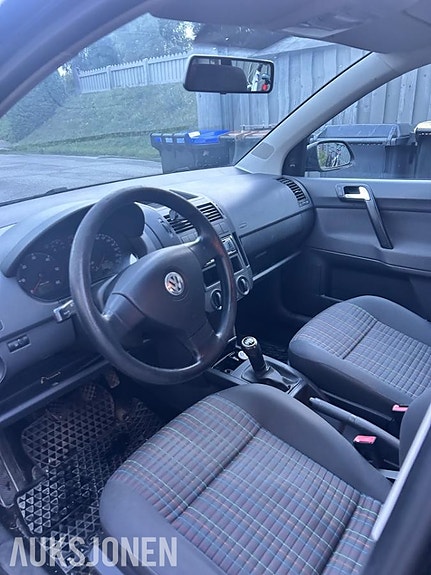 Volkswagen Polo 23 of 30