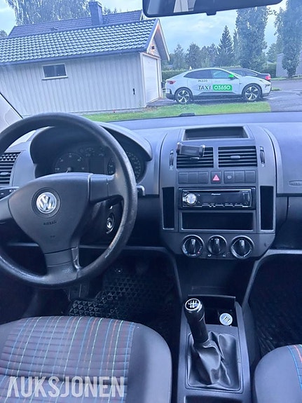 Volkswagen Polo 24 of 30