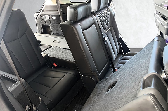 Hongqi E-HS9 10 of 16