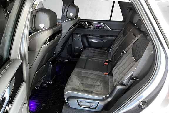 Hongqi E-HS9 8 of 16