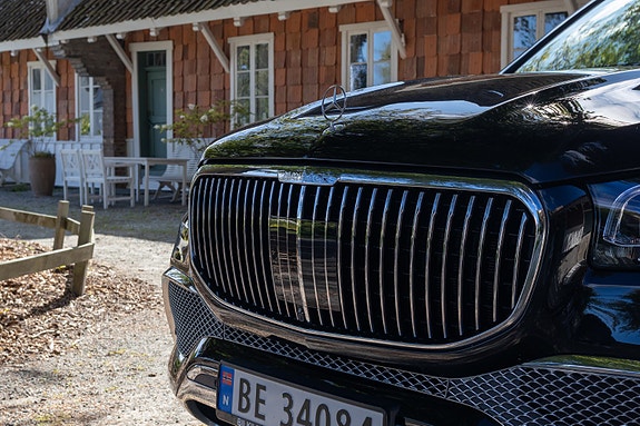 Mercedes-Benz GLS600 7 of 30
