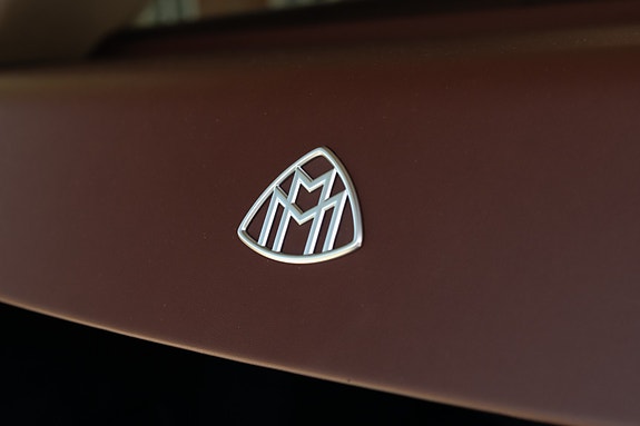 Mercedes-Benz GLS600 30 of 30