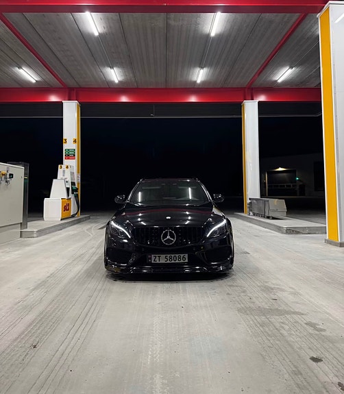 Mercedes-Benz C250 d 2 of 10