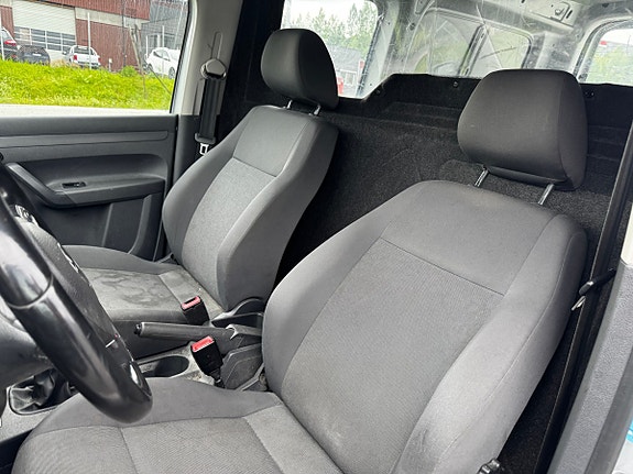 Volkswagen Caddy Maxi 23 of 30