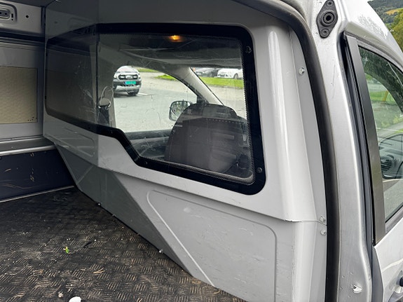 Volkswagen Caddy Maxi 16 of 30