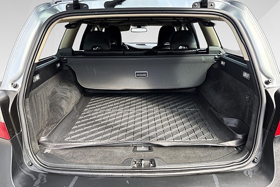 Volvo XC70 7 of 17
