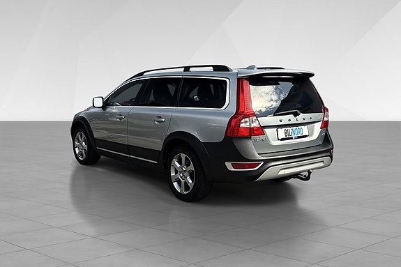 Volvo XC70 4 of 17