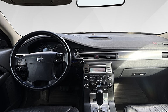 Volvo XC70 12 of 17