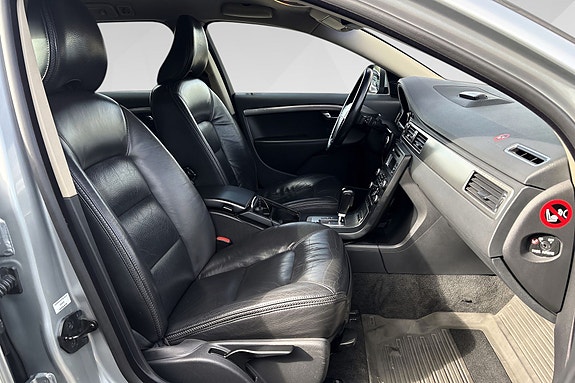 Volvo XC70 17 of 17