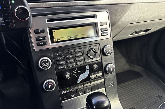 Volvo XC70 14 of 17