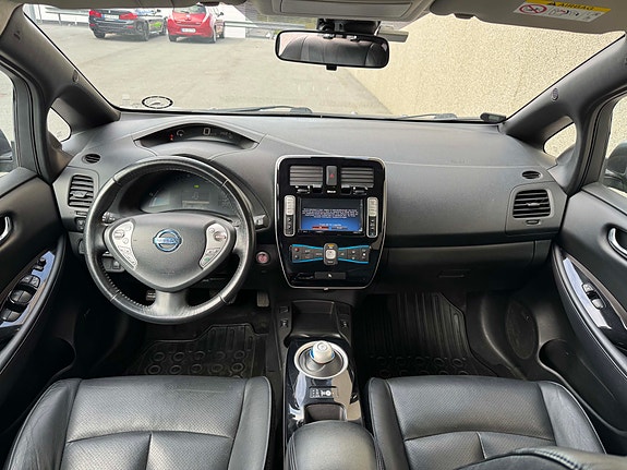 Nissan Leaf 9 of 20