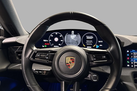 Porsche Taycan Cross Turismo 11 of 22