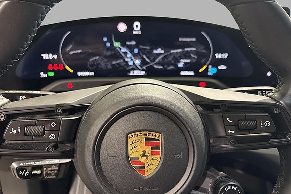 Porsche Taycan Cross Turismo 20 of 22