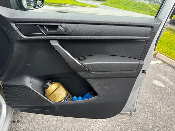 Volkswagen Caddy Maxi 25 of 30