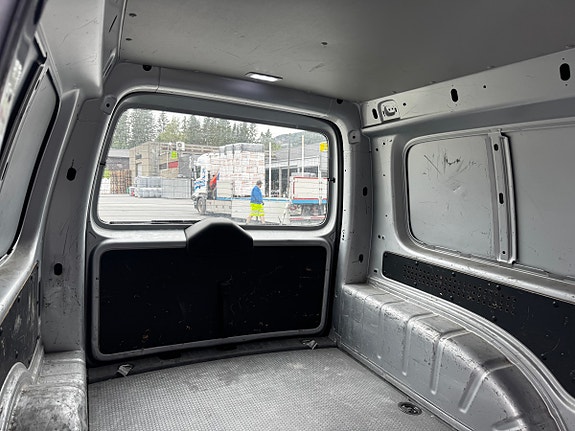 Volkswagen Caddy Maxi 22 of 30