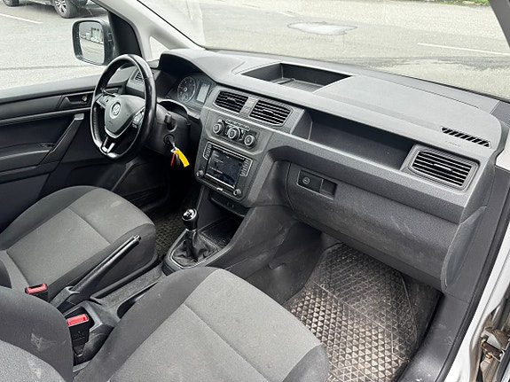 Volkswagen Caddy Maxi 26 of 30