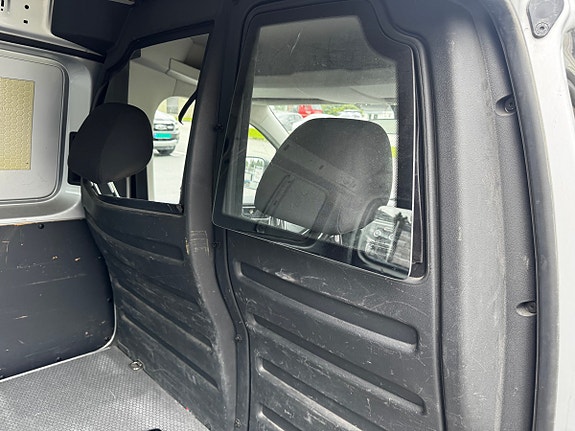 Volkswagen Caddy Maxi 18 of 30