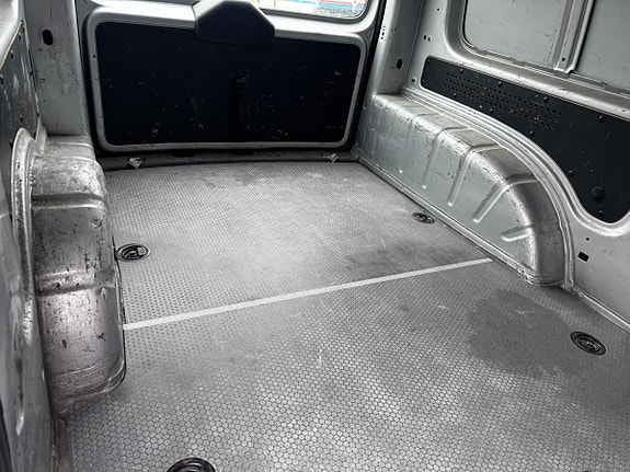 Volkswagen Caddy Maxi 21 of 30