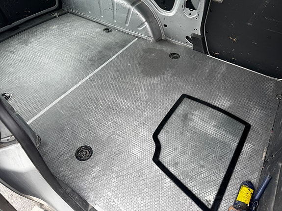 Volkswagen Caddy Maxi 24 of 30