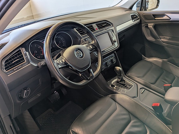 Volkswagen Tiguan 12 of 30