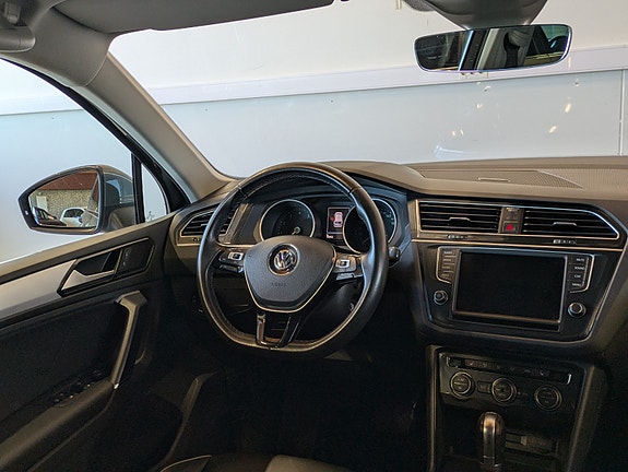 Volkswagen Tiguan 18 of 30