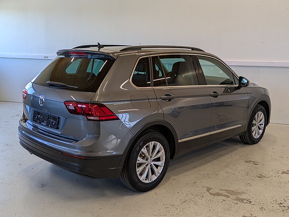 Volkswagen Tiguan 6 of 30