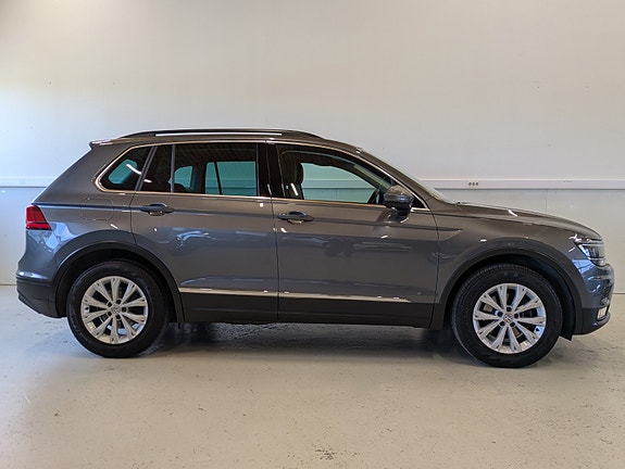 Volkswagen Tiguan 5 of 30