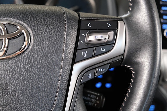 Toyota Land Cruiser 25 of 30